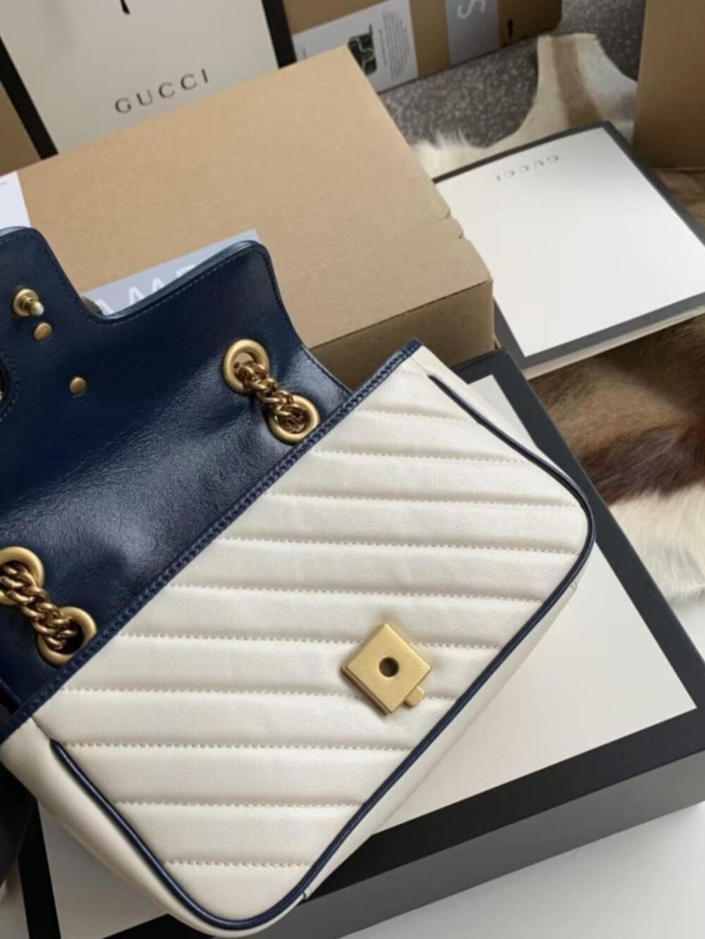 Gucci GG Marmont Small Flap Shoulder Bag